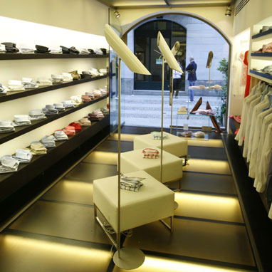 Shop to line a Milano